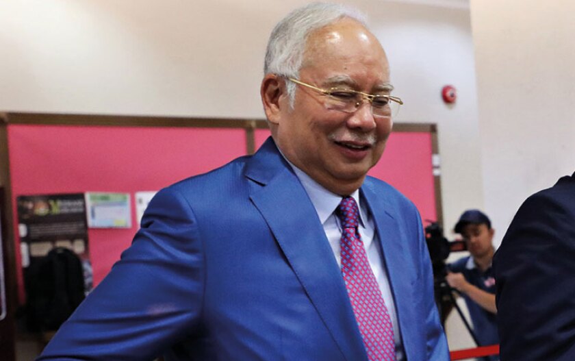 Najib-Razak-blue-suit-R-780.jpg