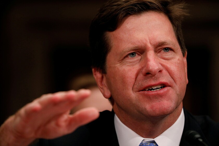 Jay-Clayton-SEC-hand-R-780.jpg