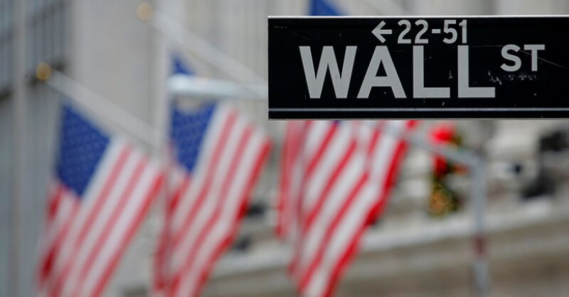 Wall-street-sign-US-flag-R-780.jpg