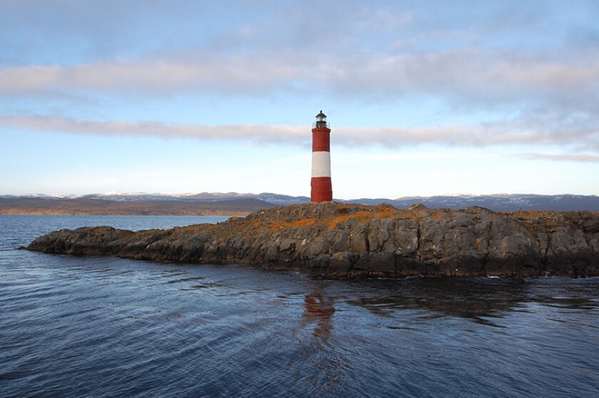 ushuaia lighthouse 780