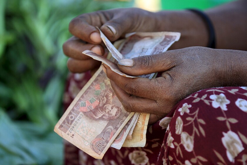 Ethiopia-birr-banknotes-counted-R-780