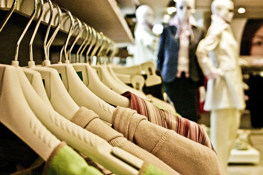 shopping-clothes-fashion-hangers-780.jpg