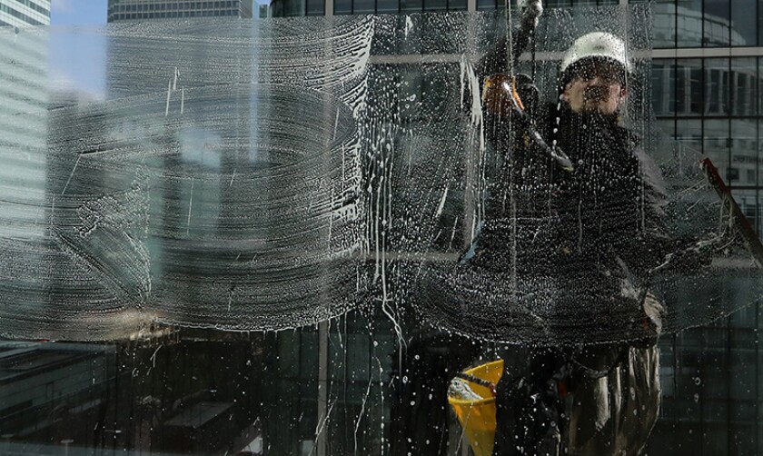 window-cleaner-canary-wharf-R-780.jpg