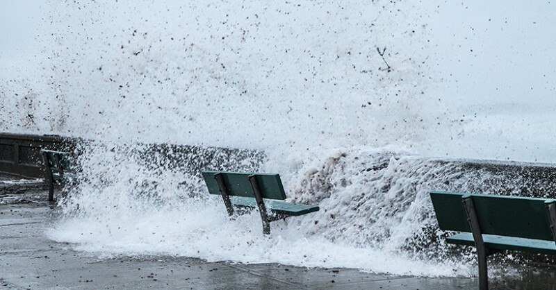 sea-storm-bench-surge-780.jpg